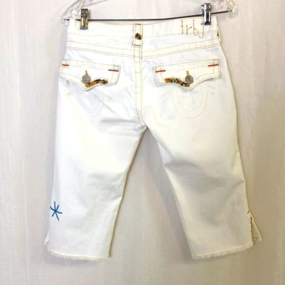 True Religion Jean Size 2 Embroidered Tan Bermuda Shorts - Picture 2 of 13